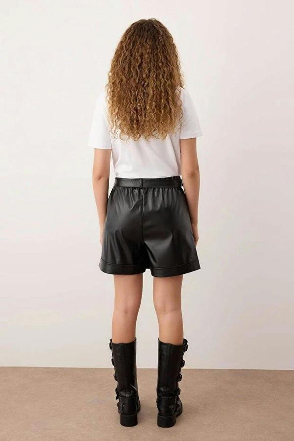 WOVCOR Belted Leather Short