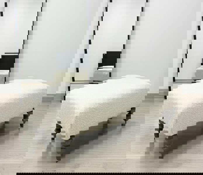 ISTOOLS Luxury Footstool – Soft Cozy Fur Bench for Living Room Comfort