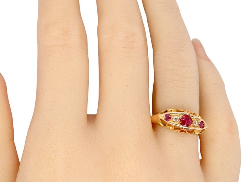 Vintage Tom An antique ruby and diamond ring