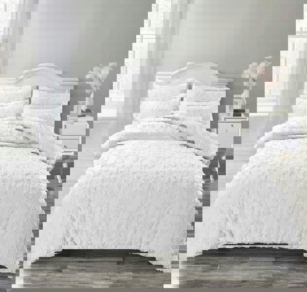 Intimates Ophelia Tufted Duvet Cover & Pillowcase Set