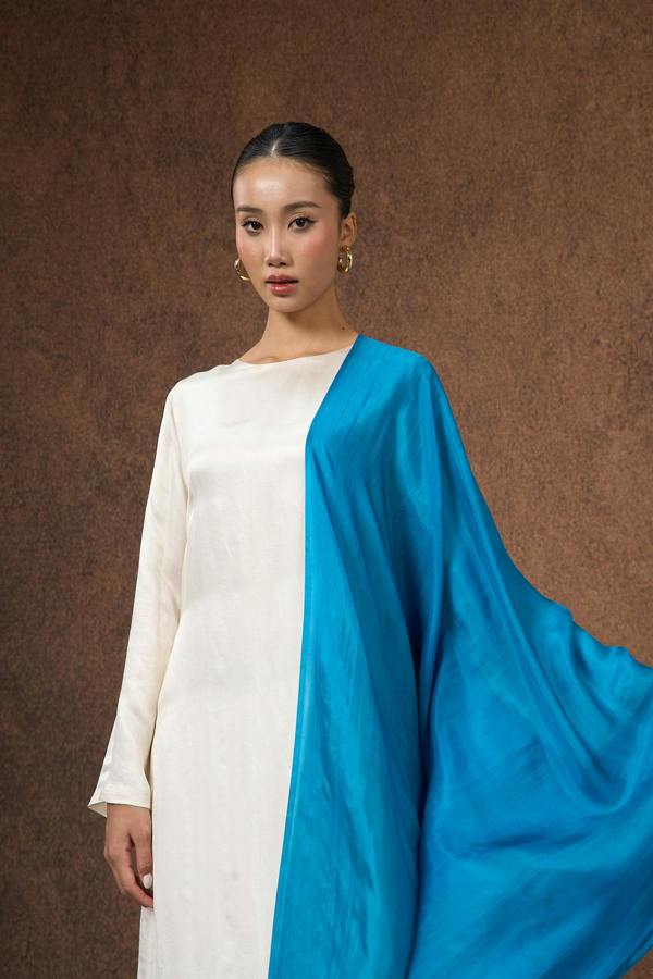 Teal Blue Silk Scarf – Hand-Dyed Mulberry Silk, Wedding Guest & Evening Wrap