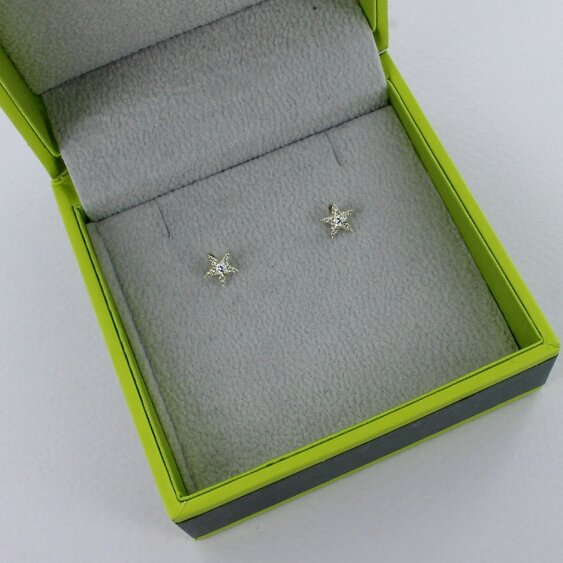 Reeves & Reeves 14K Solid Yellow Gold and Diamond Star Stud Earrings