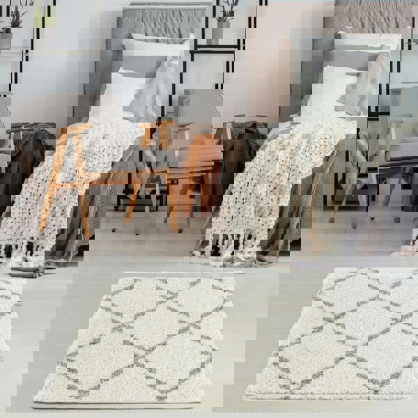 Diamond Design Thick Shaggy Area Rugs Ivory