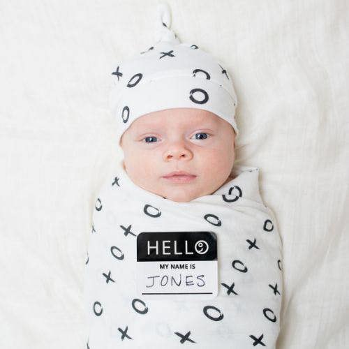 Lulujo - Hello World Bamboo Hat and Swaddle Gift Set - Hugs & Kisses