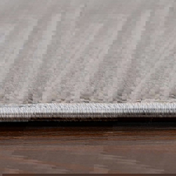 Geometric Living Room rug, grey colour, stain-resistant and non-shedding