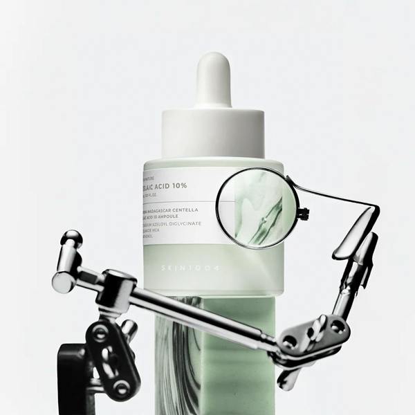 SKIN1004 Azelaic Acid – Professional-grade "Texture Refiner" for achieving a calm, spot-free, and high-definition "Glass Skin" look, shop at Atelier De Glow UK.