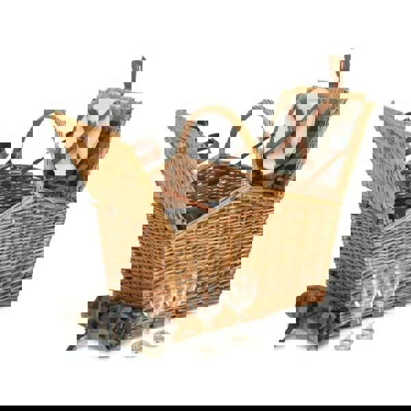 Slope-Sided Fitted Wicker Picnic Basket
