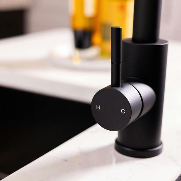 Flode Runda | Kitchen Sink Mixer with Pull out Spray | Matt Black | Square Head
