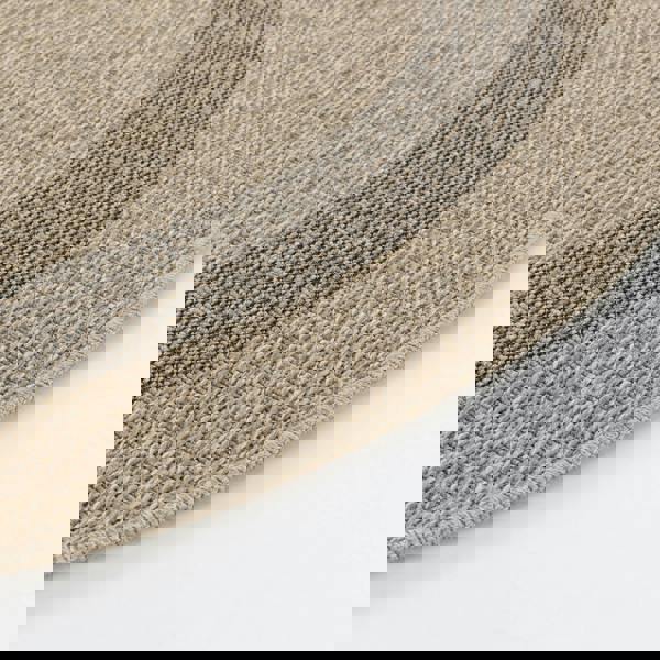 Livabliss Round Encore-Cottage Tan Black Beige Brown In- & Outdoor Rug