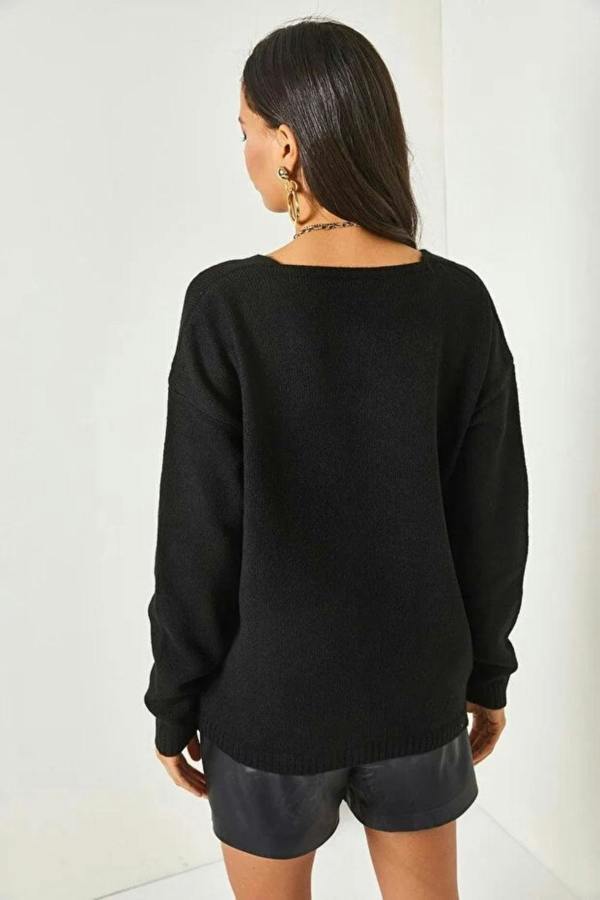 Hoxton Gal V-Neck Soft-Texture Knit Sweater