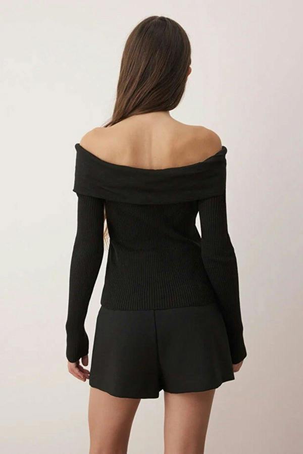 WOVCOR Carmen Collar Thin Knit Sweater with Accessory Detail