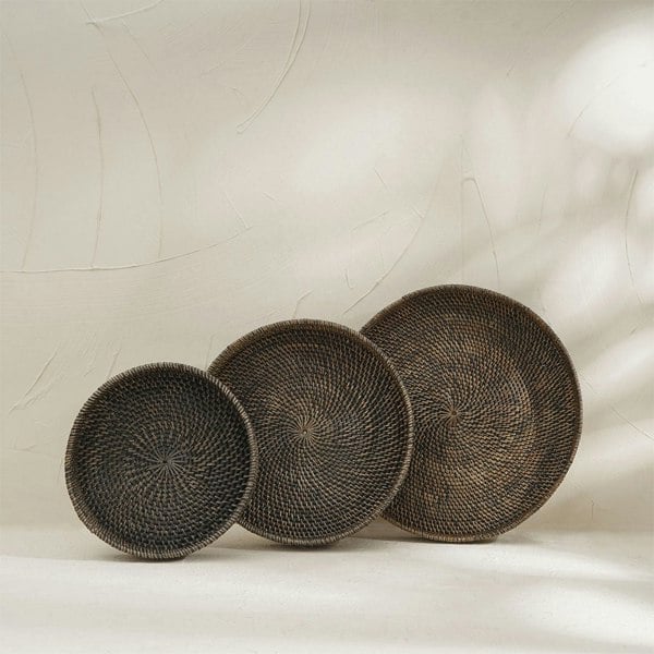 Black wash round trays 