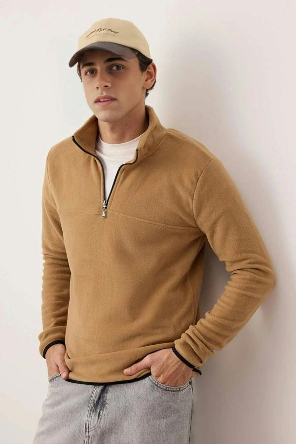 WOVCOR Regular Stand Collar Zippered Polar Fleece Men's Sweatshirt with Stitching Details