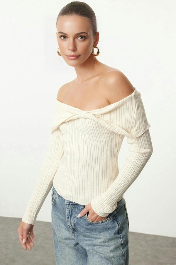 WOVCOR Carmen Collar Knit Sweater