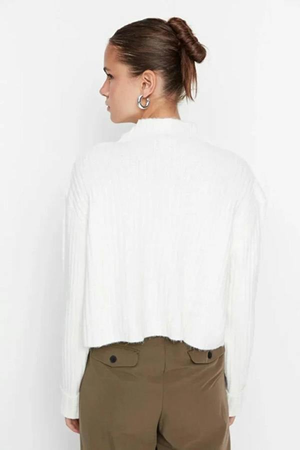 Hoxton Gal Cropped Soft-Textured High Neck Knit Cardigan