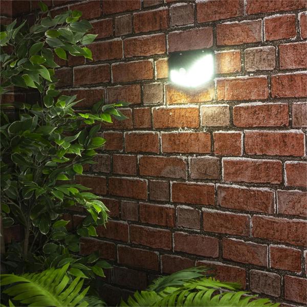 St Helens Solar Sensor Wall Lamp