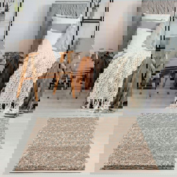 Beige Shaggy rug High Quality Elegant Moroccan Pattern