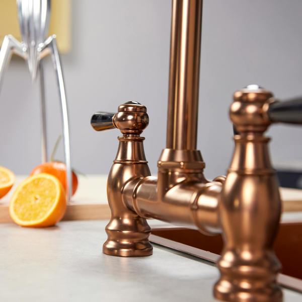 Flode klas | Traditional Bridge Style 3 in 1 Instant Boiling Tap | Black Ceramic Levers | Brushed Copper Finish