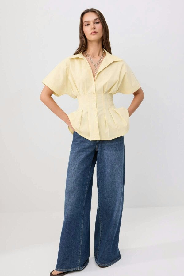 WOVCOR Pleated Detail Fitted Short Sleeve Shirt