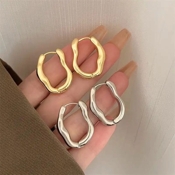 The Colourful Aura Irregular Wave Shape Oval Large Metal Luxury Earlobe Hoop Earrings