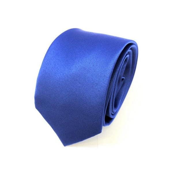 PAMONI classic plain tie in four colors, shown in a close-up image highlighting smooth fabric and versatile design.