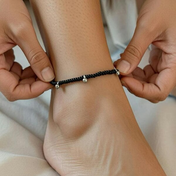 The Colourful Aura Classic Black Beaded Slim Ghungroo Bell Anklet Payal