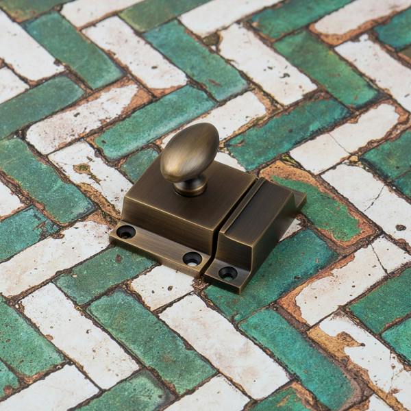 Handle & Home Antique Brass Traditional Cabinet Latch