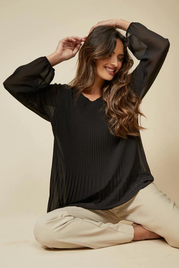 Hoxton Gal Long Sleeves Oversized Pleated Top with Tulle Details in Black