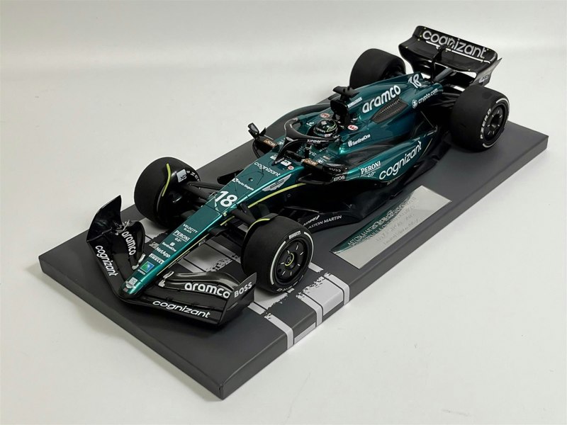 Minichamps Lance Stroll #18 Aston Martin F1 Team AMR23 2023 1:18 Scale 117230118