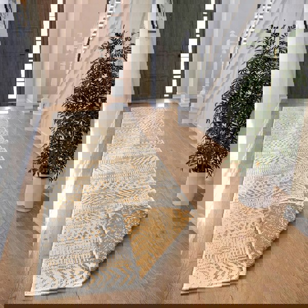 Indoor-Outdoor Reversible Geometric Yellow Rug