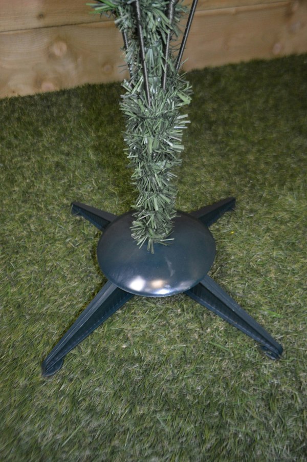 Samuel Alexander 5ft Colorado Spruce Christmas Tree in Green with 337 tips 86cm Diameter