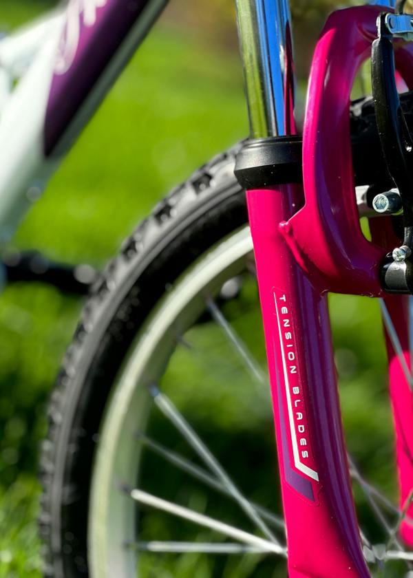 Basis Bikes Basis Princess 20" Girls Full Suspension Mountain Bike - White/Pink