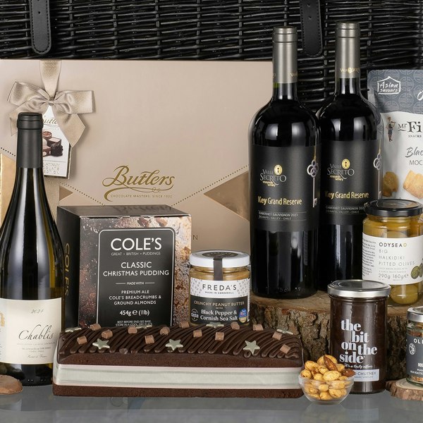 Virginia Hayward Snowed In Hamper