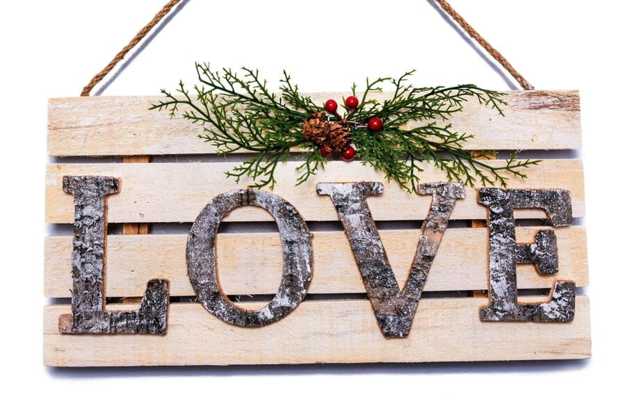 Shatchi 20x40cm Wooden LOVE Letters Sign Christmas Wall Frame Decoration for Festive Home Display