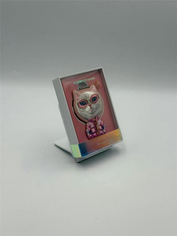 Nimmy Friends Nimmy Cool & Cute 2.0 White Rich & Beauty Cat Embroidery Magnetic Stand with MagSafe Pink - N-KM-BSZJ-04