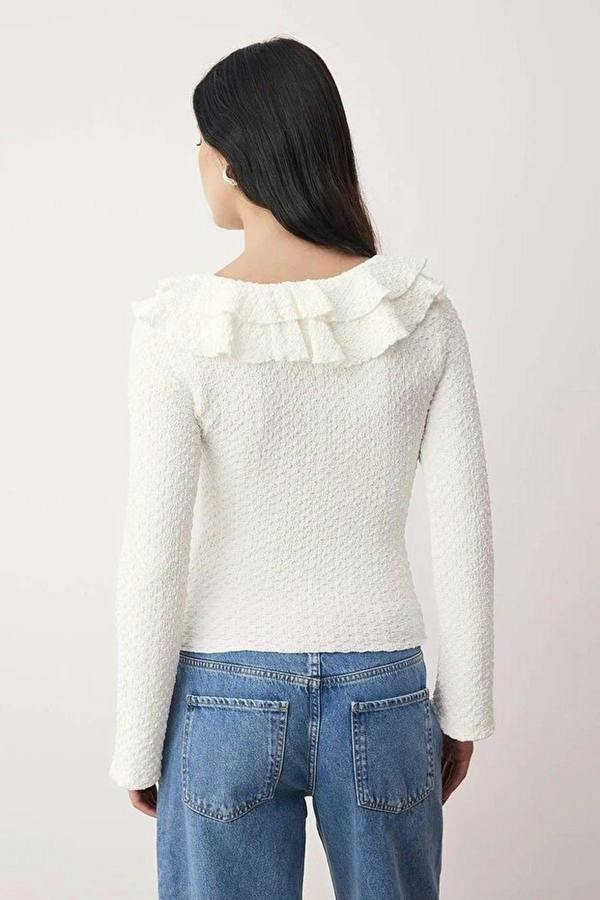 WOVCOR Textured Fitted Stretch Knit Blouse with Ruffle Detail
