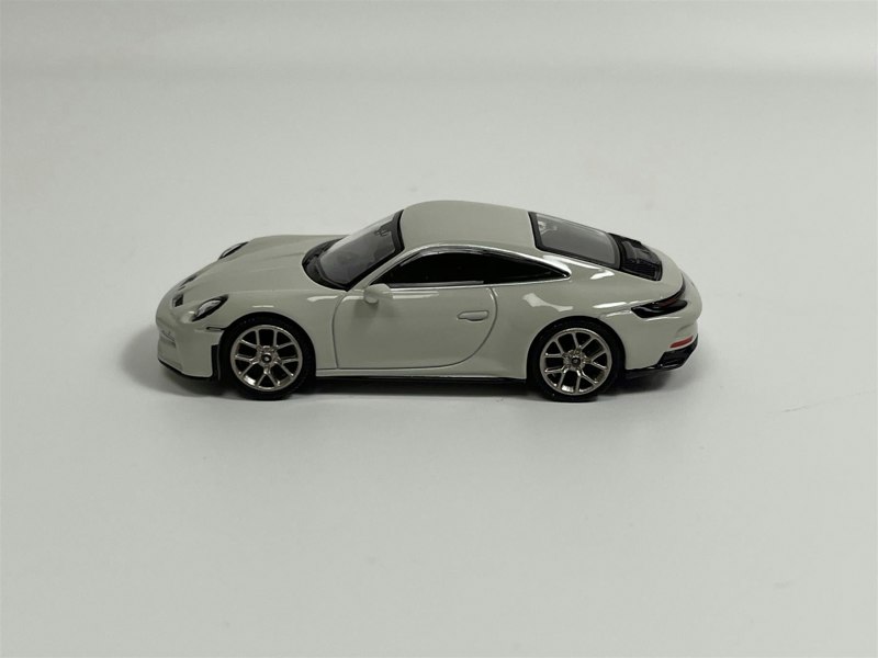 Mini GT Porsche 911 GT3 Touring Crayon White LHD 1:64 Mini GT MGT00675L