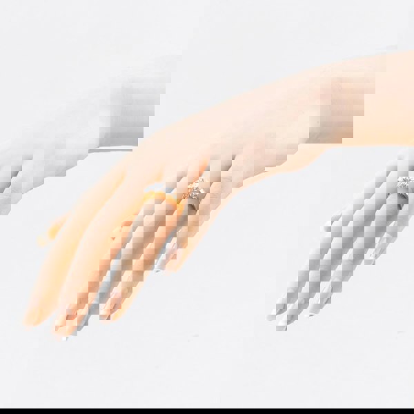 T. H. Baker 9ct Yellow Gold 1.00ct Brilliant Cut Lab Grown Diamond Three Stone Ring LGR5026-100