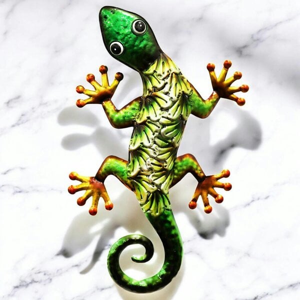 EDH Door Hardware Metallic Green Gecko Wall Art – 39 x 18 x 3.2 CM | Hand-Painted Metal Lizard Decor for Indoor & Outdoor