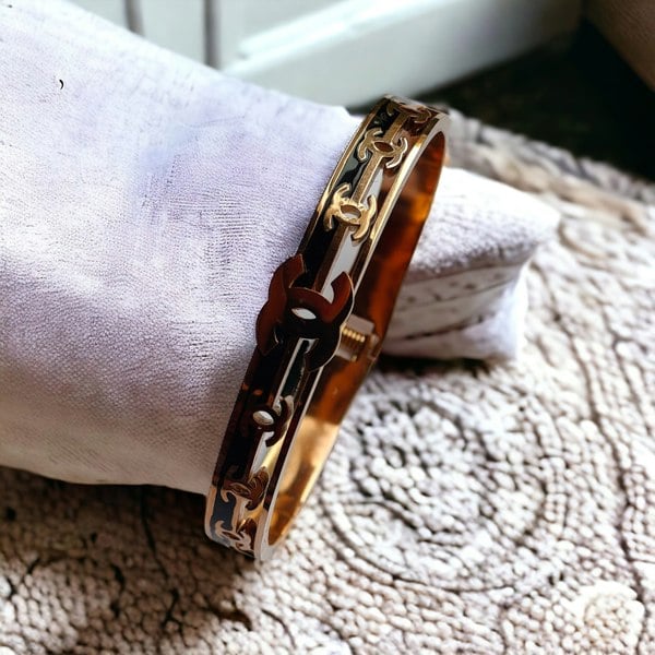 The Colourful Aura Rose Gold Slim Band Cuff Magnetic Bangle