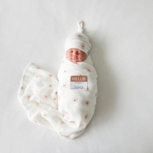 Lulujo - Hello World Bamboo Hat and Swaddle Gift Set - Daisies