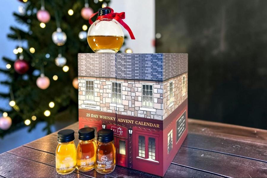 Whisky With Us 25 Day Scotch Whisky Advent Calendar. Includes Glass Bauble for Day 25 & Tasting Videos