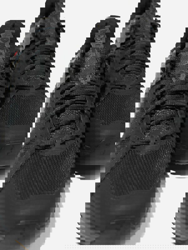 On Running Kids The Roger CH Pro Youth Trainers in Black