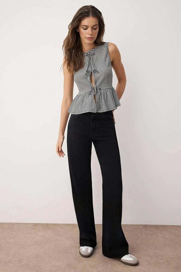 Polka Dot Tie Detail Sleeveless Fitted Knit Blouse