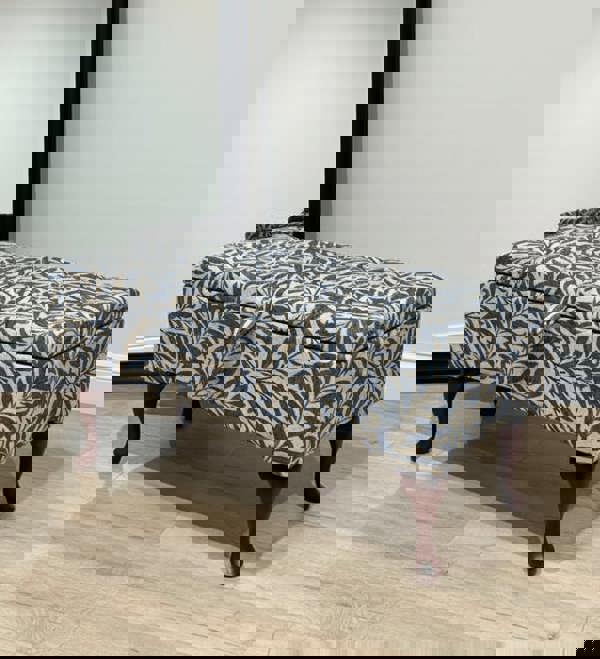 Premium coffee table ottoman with cushioned top and spacious internal storage UK - ISTOOLS