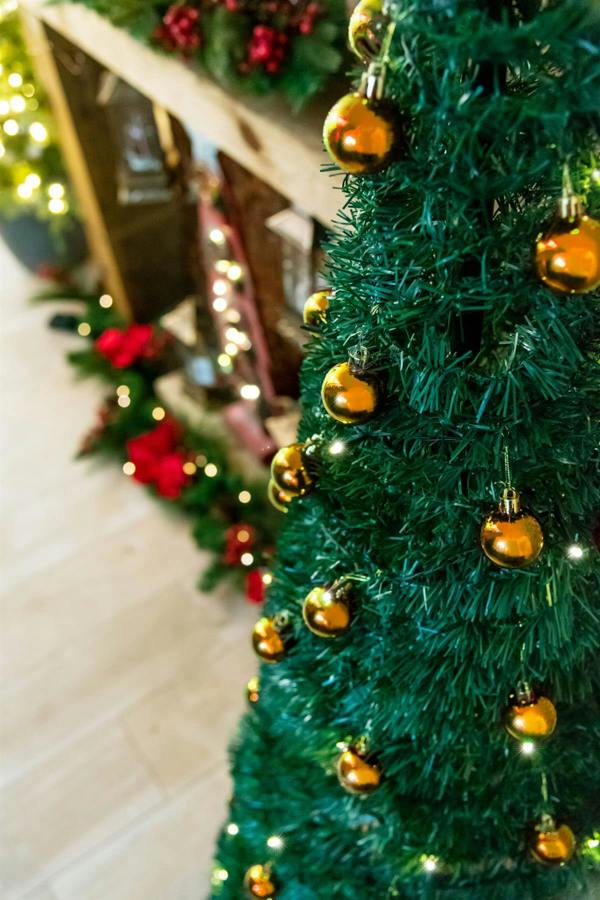 4ft, 5ft and 6ft Pre-Lit Pop-Up Christmas Tree with Warm White LEDs and Gold Baubles image 4