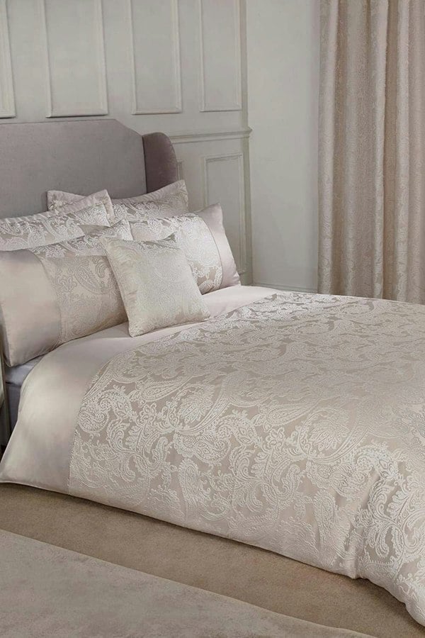 Emma Barclay Duchess Jacquard Bedding