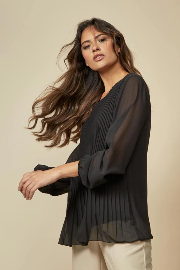 Hoxton Gal Long Sleeves Oversized Pleated Top with Tulle Details in Black
