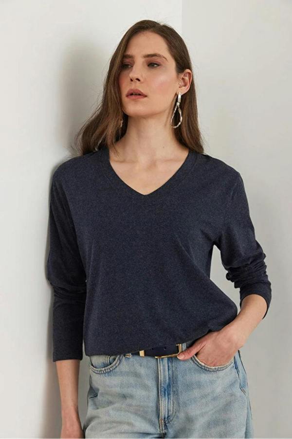 Hoxton Gal V-Neck Wool-Viscose Draped Sweater