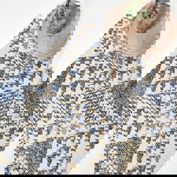 HOMESCAPES Delphi Geometric Style 100% Cotton Printed Rug